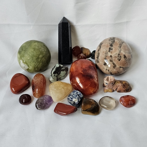 Lot of Tumbled and Polished Crystals - Picture 2 of 10